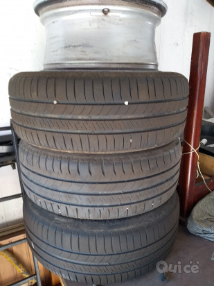 Vendo cerchi lega originali Ford focus con pneumatici estivi foto-63217