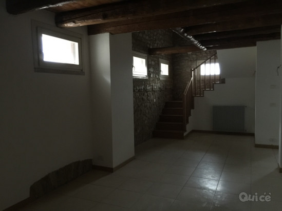 Appartamento mansardato travato a vista foto-8255