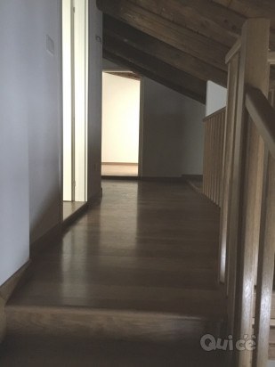 Appartamento mansardato travato a vista foto-8253