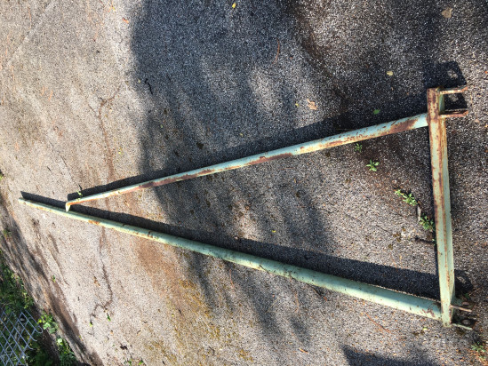 Barra girevole in ferro per chiusura strada di accesso foto-10377