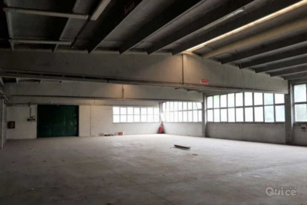 MAGAZZINI DEPOSITO VENETO PER MOBILI SCATOLE MOTO MACCHINARI BANCALI foto-10624