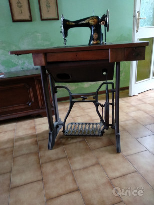 Antica macchina per cucire  foto-67392