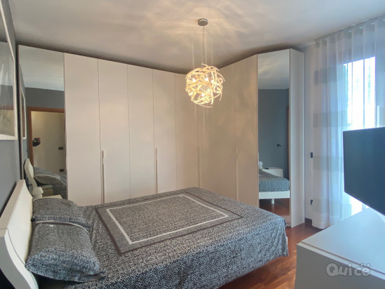 MOLTO LUMINOSO ED IN ECCELLENTE STATO D'USO foto-69743