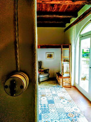 Rustico con ampio terreno di propriet&agrave; foto-72461