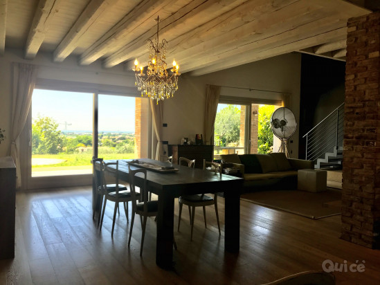 Elegante Villa in posizione dominante . foto-72776