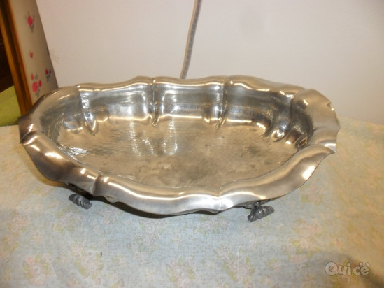 FRUTTIERA PORTAFRUTTA IN PELTRO LAVORATO A MANO CON PIEDINI DECORATIVI foto-82274