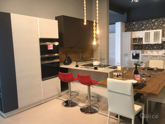 Cucina Oriente completa di tavolo foto-94596