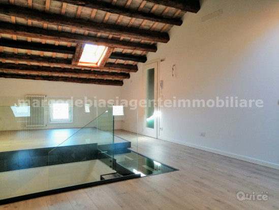 DUPLEX SU PALAZZETTO STORICO RISTRUTTURATO foto-105767