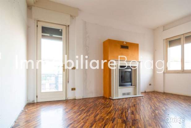 MIDI A DUE PASSI DAL CENTRO DI PAESE a Paese foto-107718