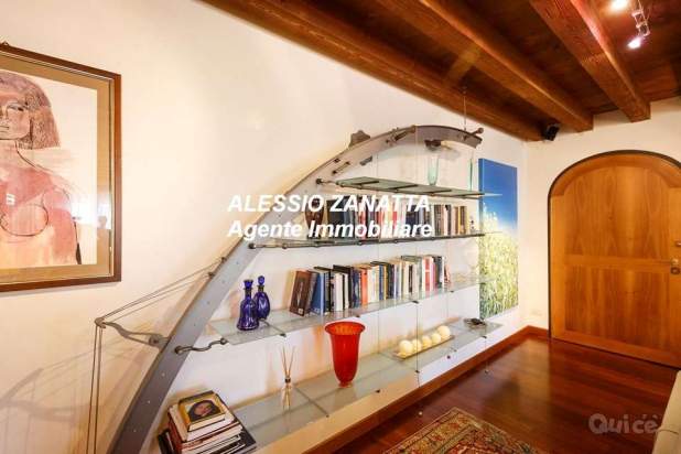 Bicamere ultimo piano in villa con parco secolare a San Biagio di Callalta foto-107900