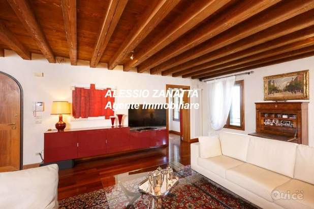 Bicamere ultimo piano in villa con parco secolare a San Biagio di Callalta foto-107903