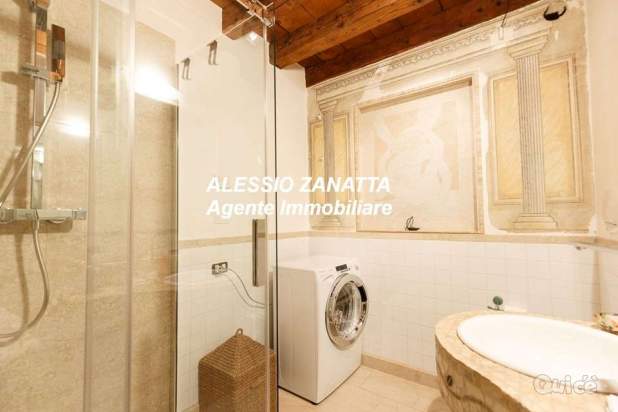 Bicamere ultimo piano in villa con parco secolare a San Biagio di Callalta foto-107908