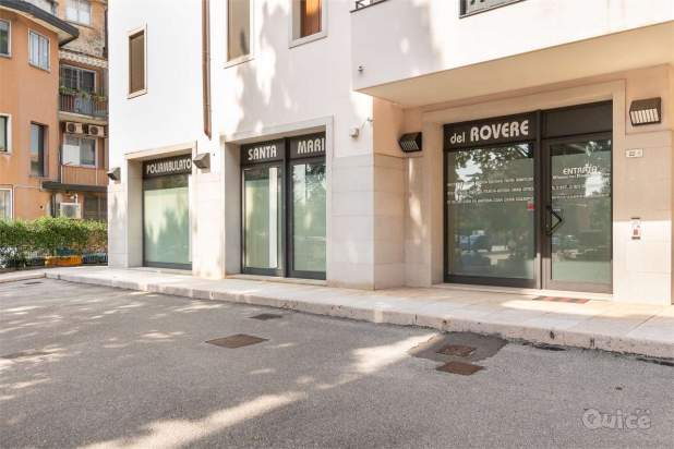 SPAZIO COMMERCIALE IN POSIZIONE STRATEGICA a Treviso foto-15049