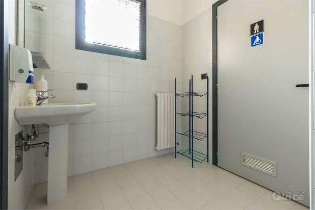 SPAZIO COMMERCIALE IN POSIZIONE STRATEGICA a Treviso foto-107947