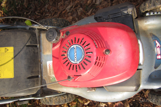 Rasaerba Honda IZY dotata di easy start e trazione foto-133160