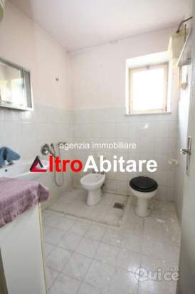 Porzione di testa in corte da ristrutturare. Grand a Borgo Valbelluna foto-153055