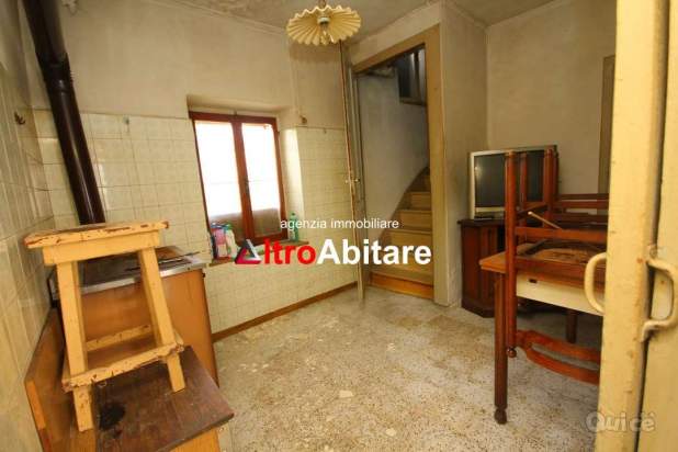 Porzione di testa in corte da ristrutturare. Grand a Borgo Valbelluna foto-153054