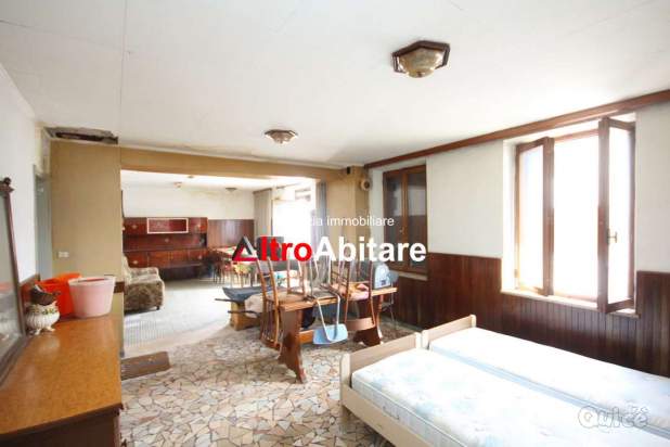 Porzione di testa in corte da ristrutturare. Grand a Borgo Valbelluna foto-153042