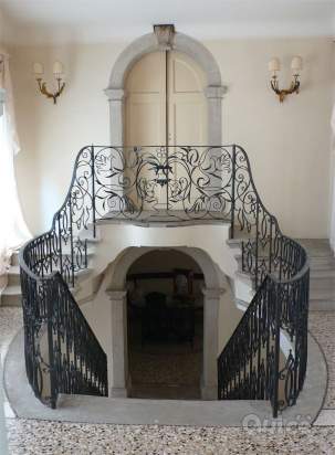 VITTORIO VENETO, Frati PALAZZO SIGNORILE a Vittorio Veneto foto-13219