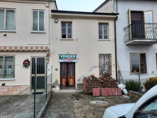 Casa singola in vendita a Roncoferraro (Mantova) foto-172127