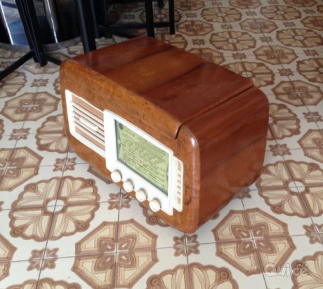 RADIO ANTICA A VALVOLE , MARCA WATT RADIO. ANNO 1952. MATERIALE RADICA DI NOCE  foto-178117