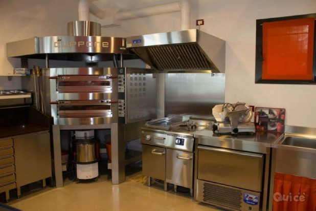 Interessante attività di pizza al taglio foto-16634