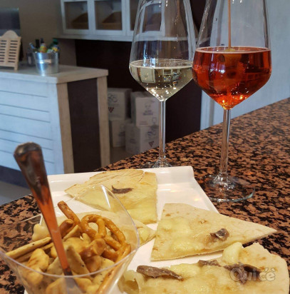 VENDESI ATTIVITAì DI BAR MOLTO BEN AVVIATA foto-16854