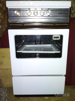 Fornello a gas Ariston praticamente nuovo foto-26783