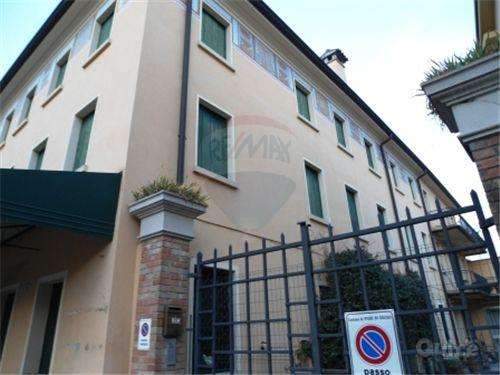 Casa singola di notevole metratura a Pieve di Soligo foto-257498