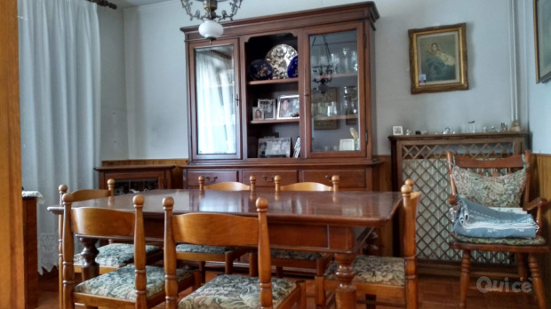 Mobilio sala da pranzo in stile arte povera in buone condizioni foto-32455