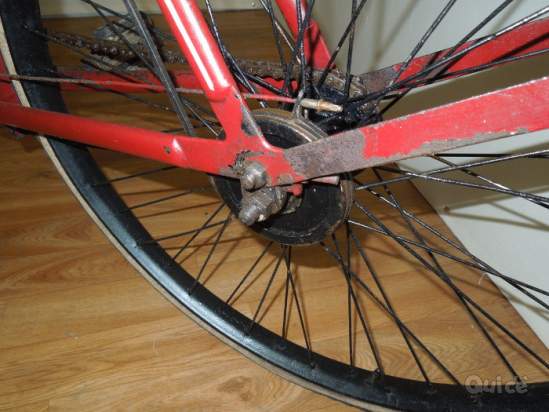 Bicicletta con carretto portagiornali foto-21200