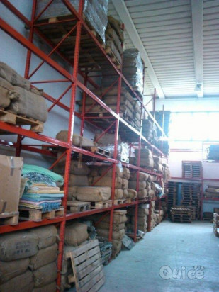 MULETTO ELETTRICO CON BINARIO E SCAFFALATURE DA MAGAZZINO foto-332668