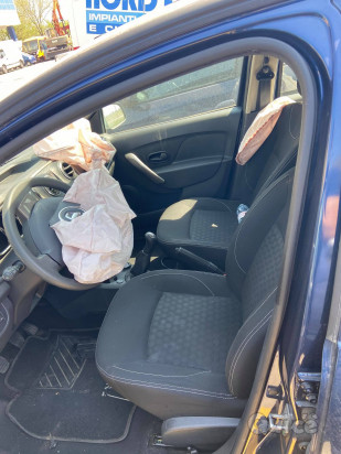 dacia sandero per pezzi di ricambio foto-22175