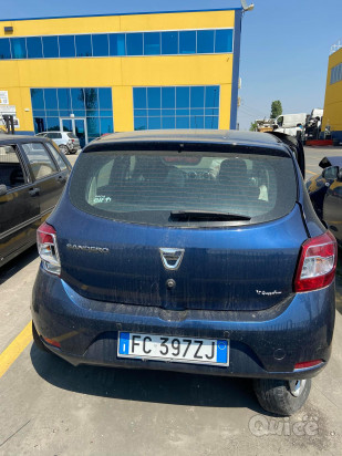 dacia sandero per pezzi di ricambio foto-22173