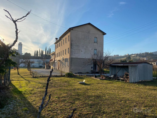 Porzione di casa con giardino - V1479 foto-356432