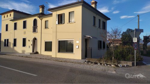 Affittasi locale ad uso commerciale intero o parziale con spazi dedicati  foto-364112