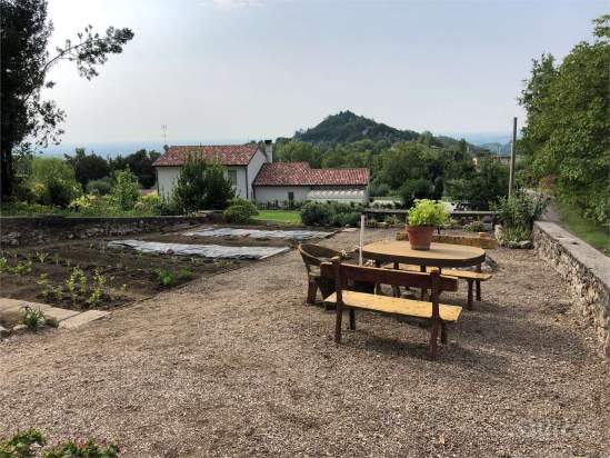 INTERA CASA BIFAMILIARE con giardino  a Fregona. a Fregona foto-364858