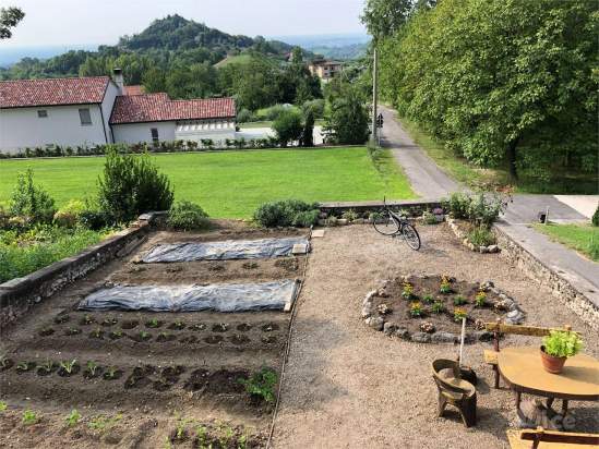 INTERA CASA BIFAMILIARE con giardino  a Fregona. a Fregona foto-364874