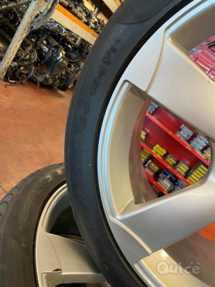 vendesi gomme con cerchi in lega da 20 audi a8 come da foto  foto-23245