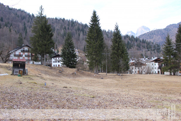 RIF. 529 - TERRENO EDIFICABILE RESIDENZIALE A FORNO DI ZOLDO foto-23467