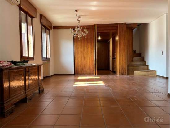 APPARTAMENTO CON SPLENDIDO TERRAZZO AI FRATI a Vittorio Veneto foto-368399