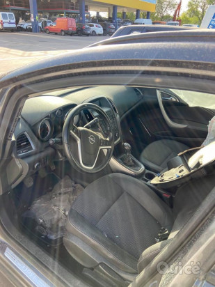 opel astra per pezzi di ricambio  foto-23579