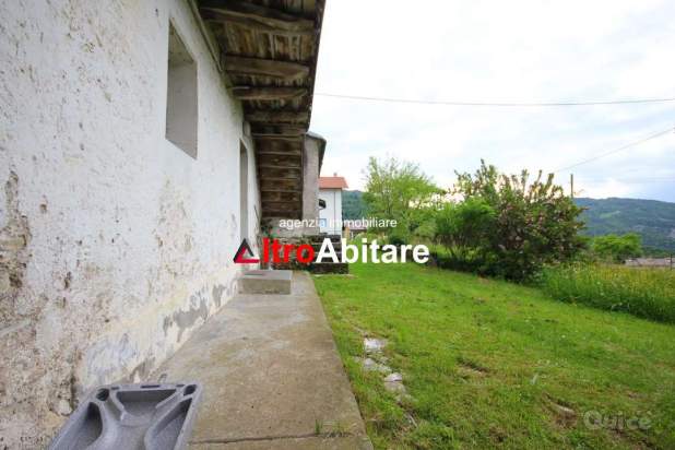 Porzioni terra-cielo da ristrutt. con 7500mq di t. a Borgo Valbelluna foto-380088