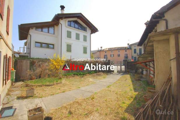 LENTIAI. Porzione terra-cielo di grande volumetria a Borgo Valbelluna foto-380152