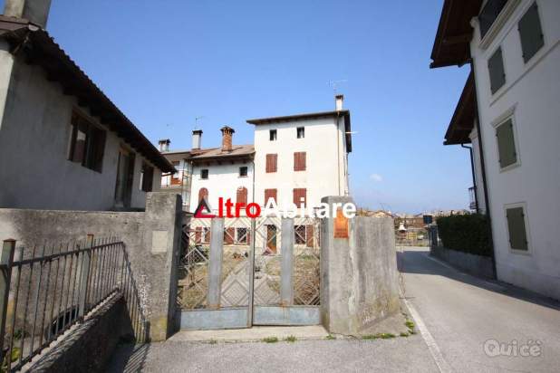 LENTIAI. Porzione terra-cielo di grande volumetria a Borgo Valbelluna foto-380156