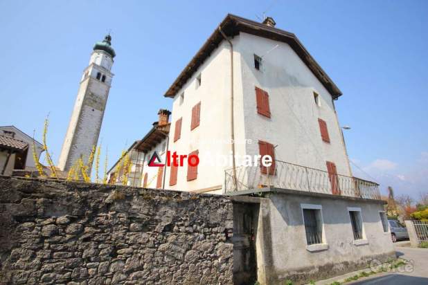 LENTIAI. Porzione terra-cielo di grande volumetria a Borgo Valbelluna foto-380155