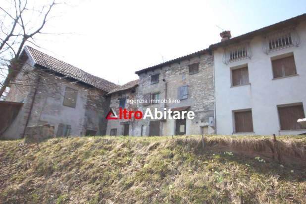 Bosco ceduo di 30.000 mq con rustico da ristruttur a Borgo Valbelluna foto-380173