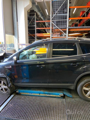 Ford Kuga del 2011 2.0 diesel  per pezzi di ricambio  foto-23991
