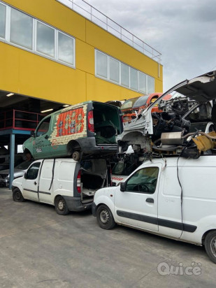 pezzi di ricambio per furgoni di moltissime marche eversioni foto-24012