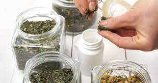 Area Benessere corsi di Erboristeria, Cosmesi naturale, Fiori di Bach, Yoga, ecc foto-44595